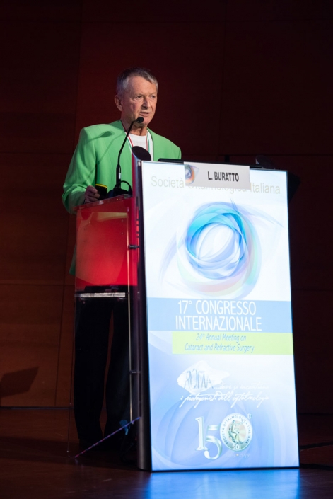 Lucio Buratto premiato al 17° Congresso Internazionale SOI - Società Oftalmologica Italiana